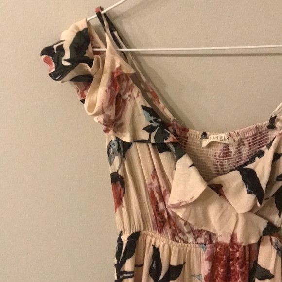 Illa Illa Knee-Length dress - Picture 2 of 2